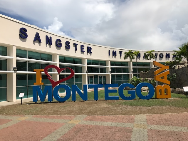 Cheap Flights From Miami to Montego Bay from February to April