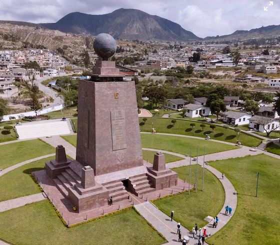 Cd Mitad del Mundo, Quito, Ecuador.