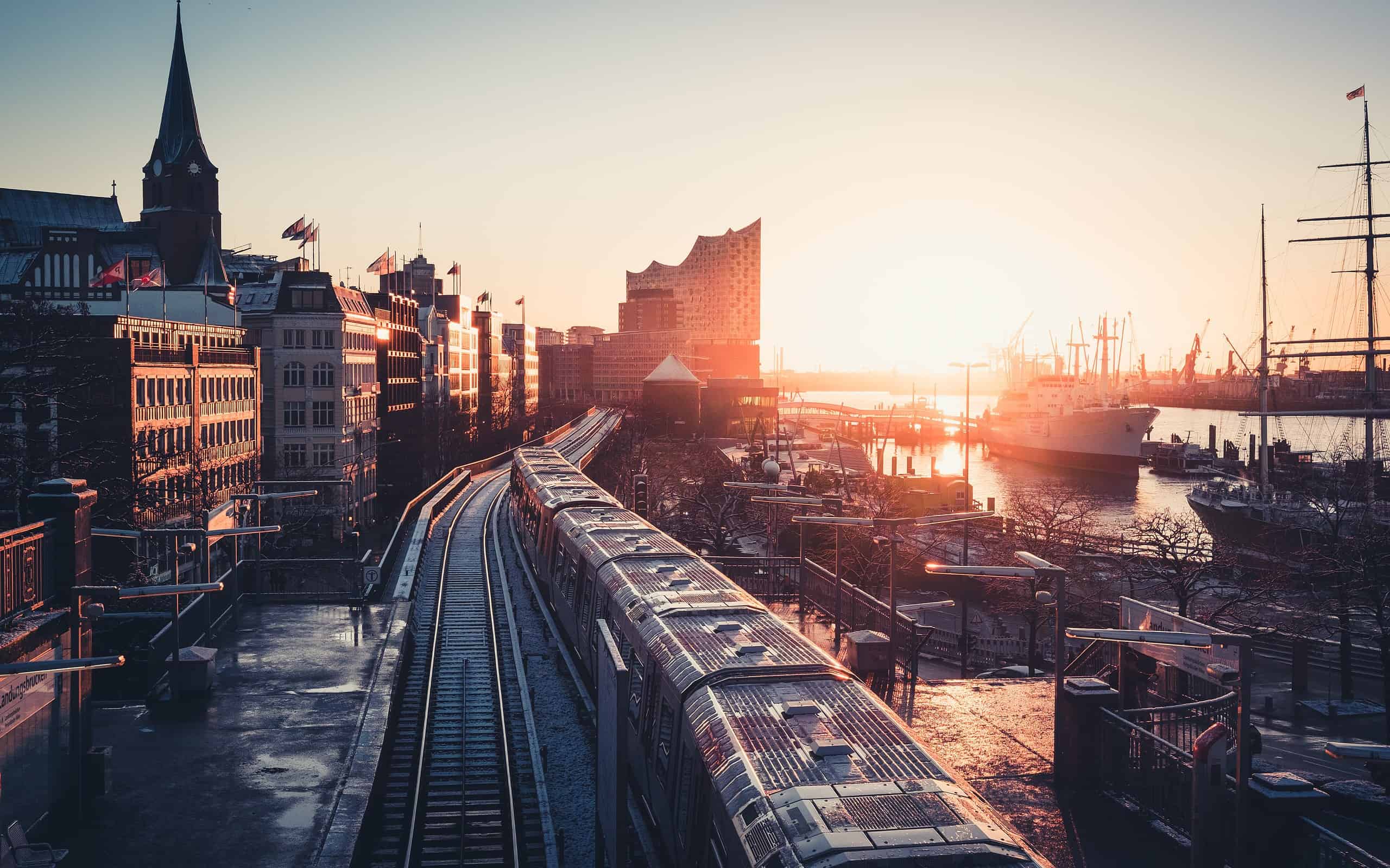 The harbor and trains of Hamburg