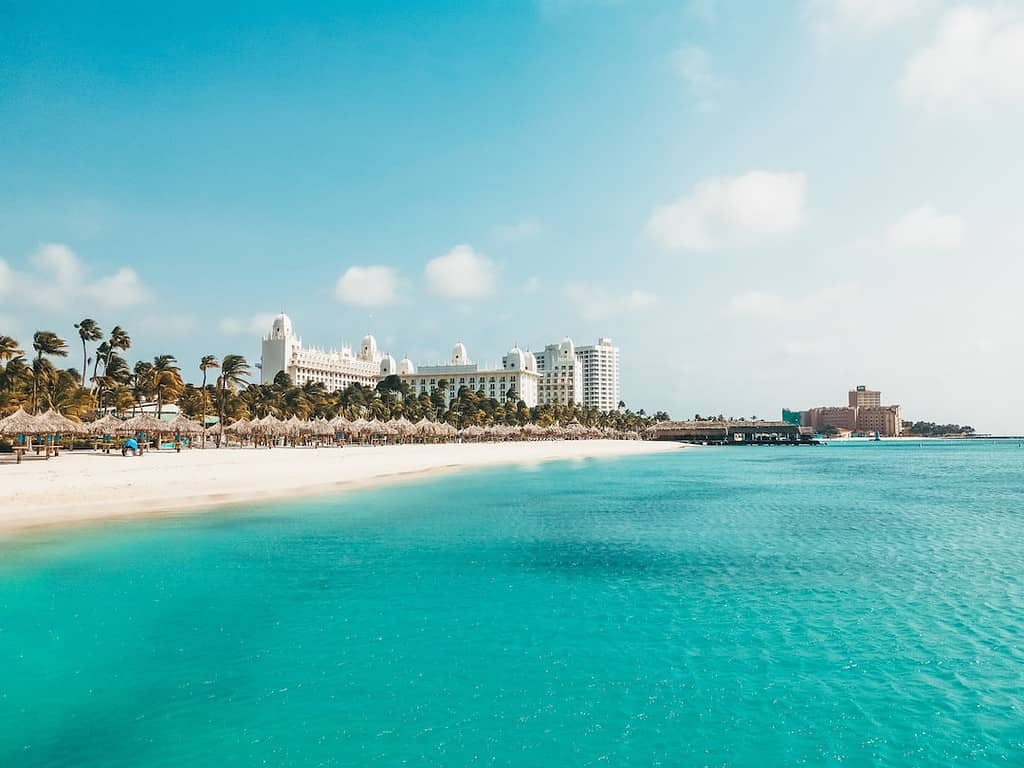 Cheap Flights From Boston to Oranjestad from February to March
