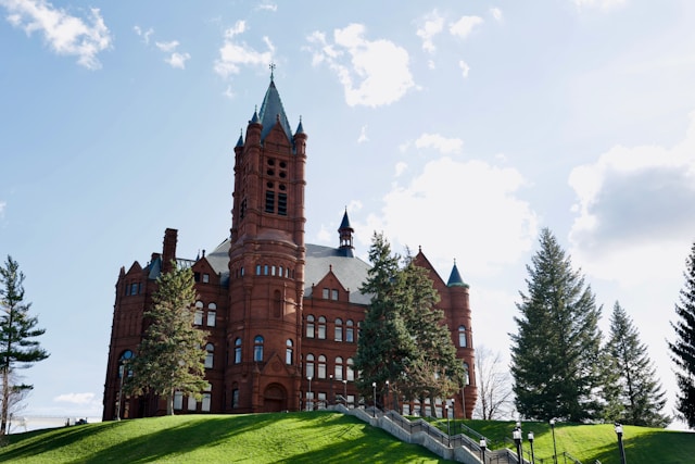 Syracuse is a city in New York State. It’s home to the Erie Canal Museum, tracing the waterway’s history in the 1850 Weighlock Building